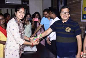 लोकतंत्र की मजबूती के लिए हर आदमी करे मतदान- कलेक्टर लोकतंत्र की मजबूती के लिए हर आदमी करे मतदान- कलेक्टर