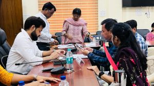 केमिकल प्रदूषित पानी का रिसाव जल स्त्रोतों में...., शिकायत पहुंची जनदर्शन में केमिकल प्रदूषित पानी का रिसाव जल स्त्रोतों में...., शिकायत पहुंची जनदर्शन में