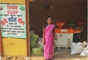 मिनी राईस मिल खुलने से महिलाएं बन रही हैं आत्मनिर्भर मिनी राईस मिल खुलने से महिलाएं बन रही हैं आत्मनिर्भर