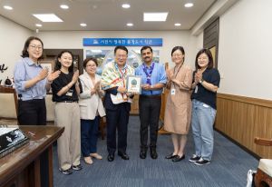  जब छत्तीसगढ़ के राजकीय गमछे के साथ नजर आए कोरिया के इक्सन सिटी के मेयर