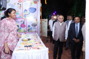  रायपुर में मतदाता जागरूकता कार्यक्रम अंतर्गत विभिन्न जिलों द्वारा लगाई गई है प्रदर्शनी 