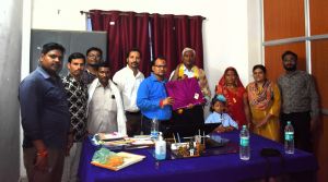 जनसंपर्क कार्यालय के अधिकारी-कर्मचारियों ने दी हेमसिंह साहू को सेवानिवृत्त पर विदाई 