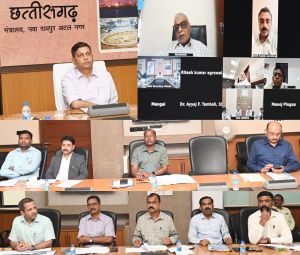  मुख्य सचिव ने महत्वपूर्ण कार्यक्रमों और योजनाओं के क्रियान्वयन की समीक्षा की