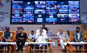 मुख्यमंत्री ने वीडियो कॉन्फ्रेंसिंग के माध्यम से भी अभिभावकों से की चर्चा