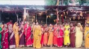 हलषष्ठी पर व्रत रखी महिलाओं ने ली शत प्रतिशत मतदान की शपथ हलषष्ठी पर व्रत रखी महिलाओं ने ली शत प्रतिशत मतदान की शपथ