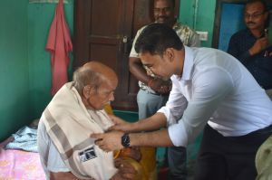 कलेक्टर ने बघमरा और भोथली में मतदान केंद्रों और आंगनबाड़ी केंद्र का किया निरीक्षण कलेक्टर ने बघमरा और भोथली में मतदान केंद्रों और आंगनबाड़ी केंद्र का किया निरीक्षण