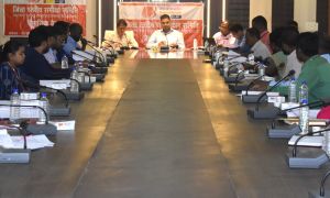 प्राथमिकता के साथ स्वीकृत करें शिक्षा लोन: कलेक्टर प्राथमिकता के साथ स्वीकृत करें शिक्षा लोन: कलेक्टर