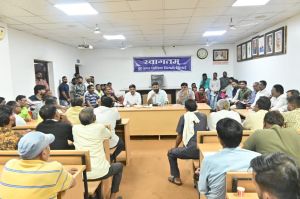 पशुपालक अपने मवेशी को सड़क पर खुला न छोड़े पशुपालक अपने मवेशी को सड़क पर खुला न छोड़े