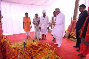  मुख्यमंत्री ने छिंदगढ़ में नवीन मुसरिया माता के दर्शन कर किया नवनिर्मित मंदिर का लोर्कापण