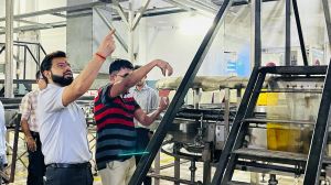  कलेक्टर  ने किया रसमड़ा स्थित मेसर्स सोना बेवरेजेस प्रा. लि. का निरीक्षण