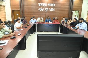   आब्जर्वर ने नोडल अधिकारियों से चुनाव की तैयारियों के संबंध में ली समीक्षा बैठक