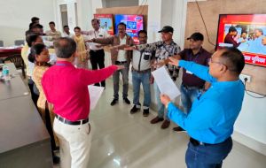 राष्ट्रीय एकता दिवस के अवसर पर जिला जनसंपर्क कार्यालय के अधिकारी-कर्मचारियों ने ली शपथ