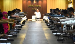  राष्ट्रीय एकता दिवस के अवसर पर अपर कलेक्टर ने अधिकारी-कर्मचारियों को दिलाई शपथ