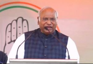 छत्तीसगढ़ में दोबारा से कांग्रेस सरकार बनने पर फिर किसानों का कर्ज माफ होगा-खड़गे