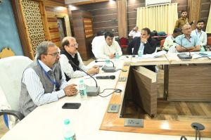 सेंट्रल ऑर्ब्जवरों ने की निर्वाचन तैयारियों की समीक्षा