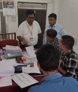 उप जिला निर्वाचन अधिकारी  चंद्रकांत कौशिक ने गुंडरदेही में चिन्हित प्रति कक्ष का किया निरीक्षण 