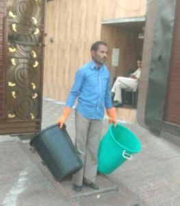 दीवाली गुजरते ही आधी रात से शहर को साफ़ रखने जुटे नगर निगम के सफ़ाई मित्र, रायपुरियंस ने दी शाबाशी, कहा- वेल डन 