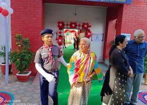  मतदान केंद्रों में मतदाताओं का सहयोग कर रहे हैं मतदाता मित्र