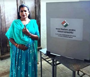 थर्ड जेंडर ने भी निभाई भागीदारी थर्ड जेंडर ने भी निभाई भागीदारी