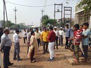 दूसरे दिन भी चला सर्विस रोड किनारे बेदखली अभियान