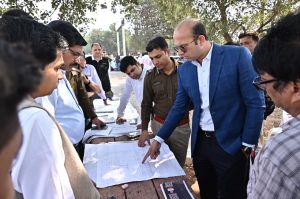 कलेक्टर ने  नव नियुक्त मुख्यमंत्री के शपथ ग्रहण की तैयारियों का जायजा लिया 