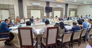 कलेक्टर ने विकसित भारत संकल्प यात्रा के आयोजन की तैयारी की ली बैठक