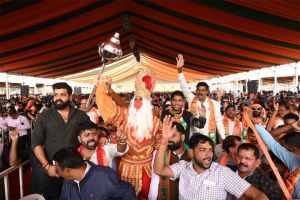 शपथ ग्रहण समारोह में हनुमान जी की वेशभूषा में उत्तम दीप बने आकर्षण के केंद्र