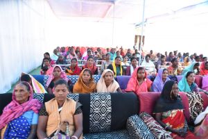 श्री विष्णु देव साय को मुख्यमंत्री के रूप में शपथ लेते हुए देखने उनके गाँव में उत्सुकता और उत्साह का माहौल