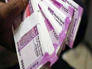 नोट गिनने का झांसा देकर 50 हजार किए गायब नोट गिनने का झांसा देकर 50 हजार किए गायब