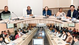 आर टी आई पोर्टल में स्व पंजीयन करने मंत्रालय और विभागाध्यक्ष में दिया गया प्रशिक्षण