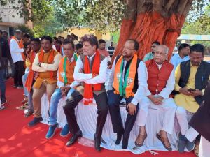  कार्यकर्ता अटलजी की जयंती और सुशासन दिवस पर भाजपा की केंद्र व प्रदेश सरकार की जनकल्याणकारी योजनाओं को जन-जन तक पहुँचाएँ : देव