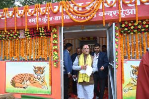  मुख्यमंत्री विष्णु देव साय और उनकी धर्मपत्नी कौशल्या साय ने कुल देवता के  दर्शन किए 