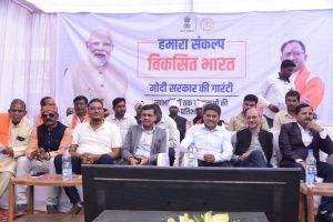 बैगा बहुल गांव करका पहुंची मोदी की गारण्टी वाली गाड़ी