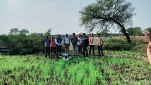  &lsquo;&lsquo;विकसित भारत संकल्प यात्रा में ड्रोन से नैनो यूरिया छिडकाव का प्रदर्शन&lsquo;&lsquo;