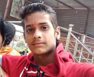  बच्चों पर झपटे कुत्ते, बहादुर ओम ने खुद चोटिल होकर बचाई बच्चों की जान.... 