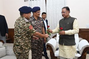  सीआरपीएफ के अतिरिक्त पुलिस महानिदेशक ने मुख्यमंत्री को नववर्ष की शुभकामनाएं दी
