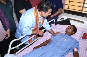  उप मुख्यमंत्री विजय शर्मा घायल जवानों से मिलने पहुंचे हॉस्पिटल