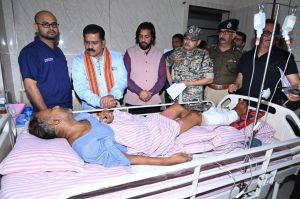  बीजापुर घटना में घायल जवान की पत्नी से गृह मंत्री ने कहा, बहन यह पीड़ा हम सबकी है हम अपने जवानों के साथ हर स्थिति में खड़े हैं