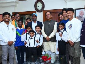 मुख्यमंत्री ने अबुझमाड़ मलखम्ब अकादमी के हुनरमंद खिलाड़ियों की शानदार उपलब्धियों को सराहा