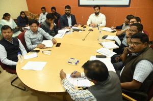  निर्वाचक नामावली के संबंध में मुख्य निर्वाचन पदाधिकारी ने ली  समीक्षा बैठक