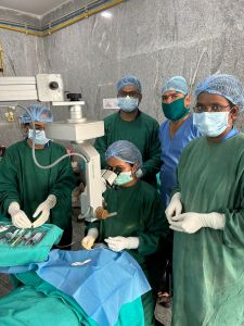 सिम्स में नेत्ररोग विभाग में 2 मरीजों का एक साथ कॉर्निया एवं लैंस प्रत्यारोपण का सफल ऑपरेशन
