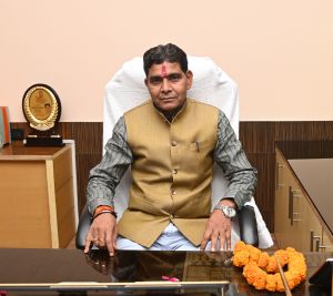 राजस्व एवं आपदा प्रबंधन मंत्री टंकराम वर्मा ने किया पदभार ग्रहण
