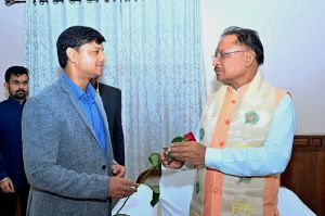  जनसंपर्क विभाग के आयुक्त मयंक श्रीवास्तव ने मुख्यमंत्री श्री साय से की सौजन्य मुलाकात