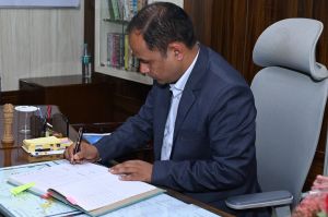  नवनियुक्त कलेक्टर गौरव कुमार सिंह ने पदभार ग्रहण किया