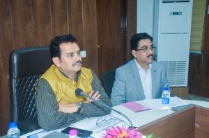  आई.ए.एस  पी.दयानंद ने कार्यभार संभालते ही ली मैराथन बैठक