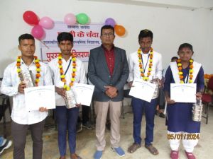 मझगांव स्कूल में 'पुन्नी के चंदा" उत्सव मझगांव स्कूल में 'पुन्नी के चंदा" उत्सव