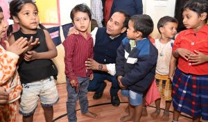  कलेक्टर ने किया आंगनबाड़ी और स्वास्थ्य केंद्रों का निरीक्षण