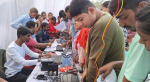  विकसित भारत संकल्प यात्रा : कोरबा में 14 हजार से अधिक हितग्राहियों का बना आयुष्मान कार्ड