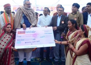 समाज के अंतिम व्यक्ति तक पहुंच रहा योजनाओं का लाभ: केंद्रीय मंत्री गिरिराज समाज के अंतिम व्यक्ति तक पहुंच रहा योजनाओं का लाभ: केंद्रीय मंत्री गिरिराज