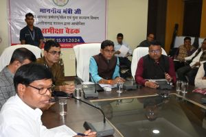  अवैध कॉलोनी एवं प्लाटिंग की रजिस्ट्री पर तत्काल लगाएं रोक :  राजस्व मंत्री टंक राम वर्मा